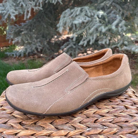 Naturalizer Fadrina Tan Suede Leather Slip On Casual Comfort Loafer Flats Size 9 - Picture 1 of 6